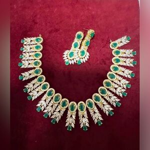 Good quality Emerald necklace set